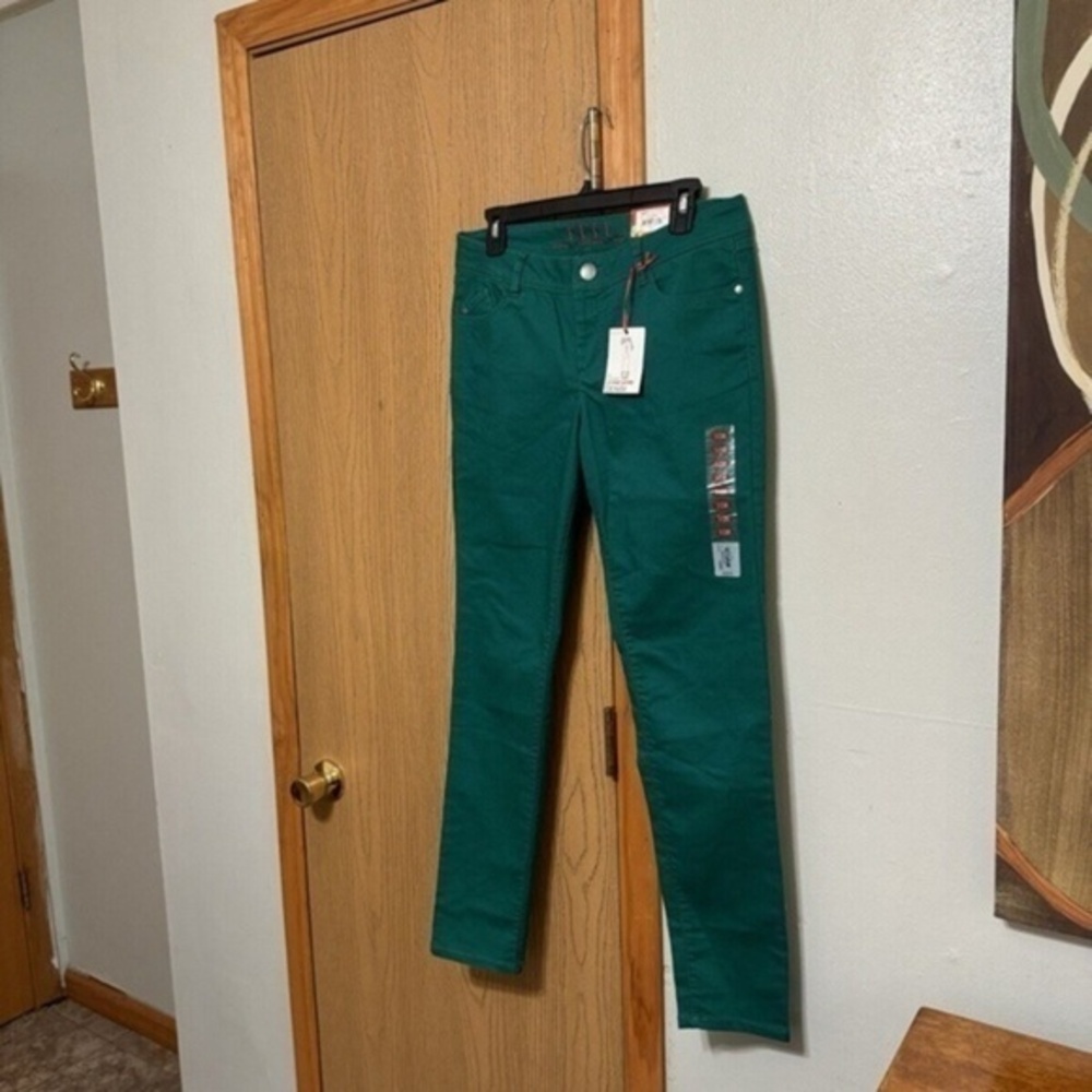 Elle NWT Size 10R Solid Green Low-Rise Super Skinny Cropped Jeans w/29" Inseam